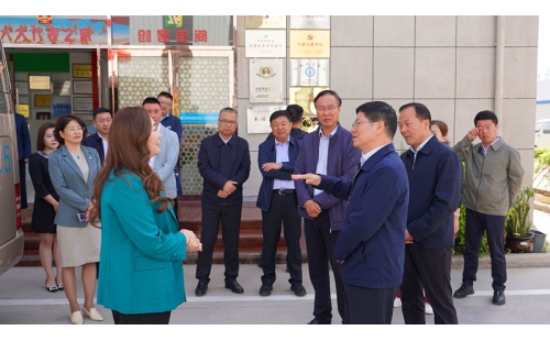 自治區(qū)人大督查團(tuán)深入企業(yè)調(diào)研，政企共商優(yōu)化營商環(huán)境